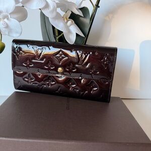 Louis Vuitton Vernis Sarah Wallet Amarante Burgundy w/Box and dust bag Full Set